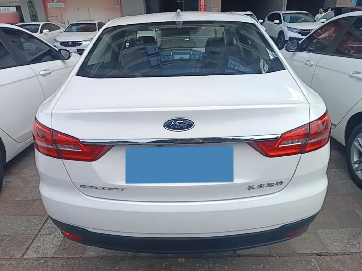 2019 Ford Escort 1.5L 122HP L3 6AT,autocango,china used car exporter,china ev exporter,chinese used car exporter,chinese used ev exporter