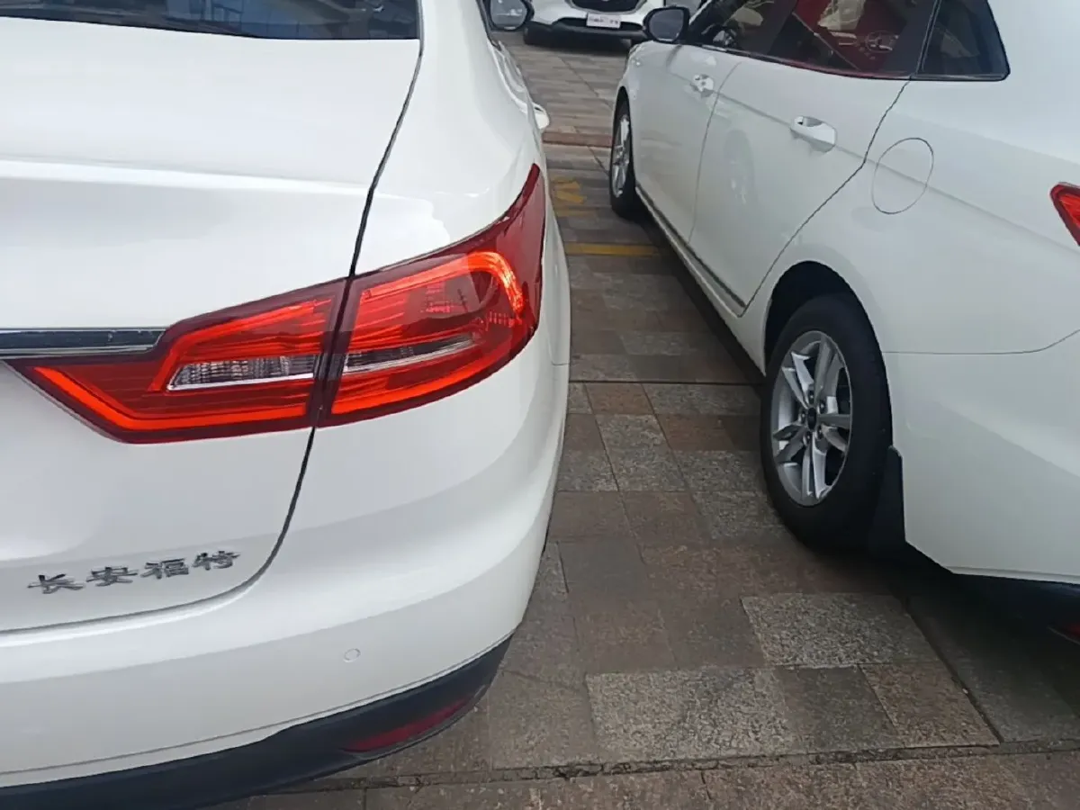 2019 Ford Escort 1.5L 122HP L3 6AT,autocango,china used car exporter,china ev exporter,chinese used car exporter,chinese used ev exporter