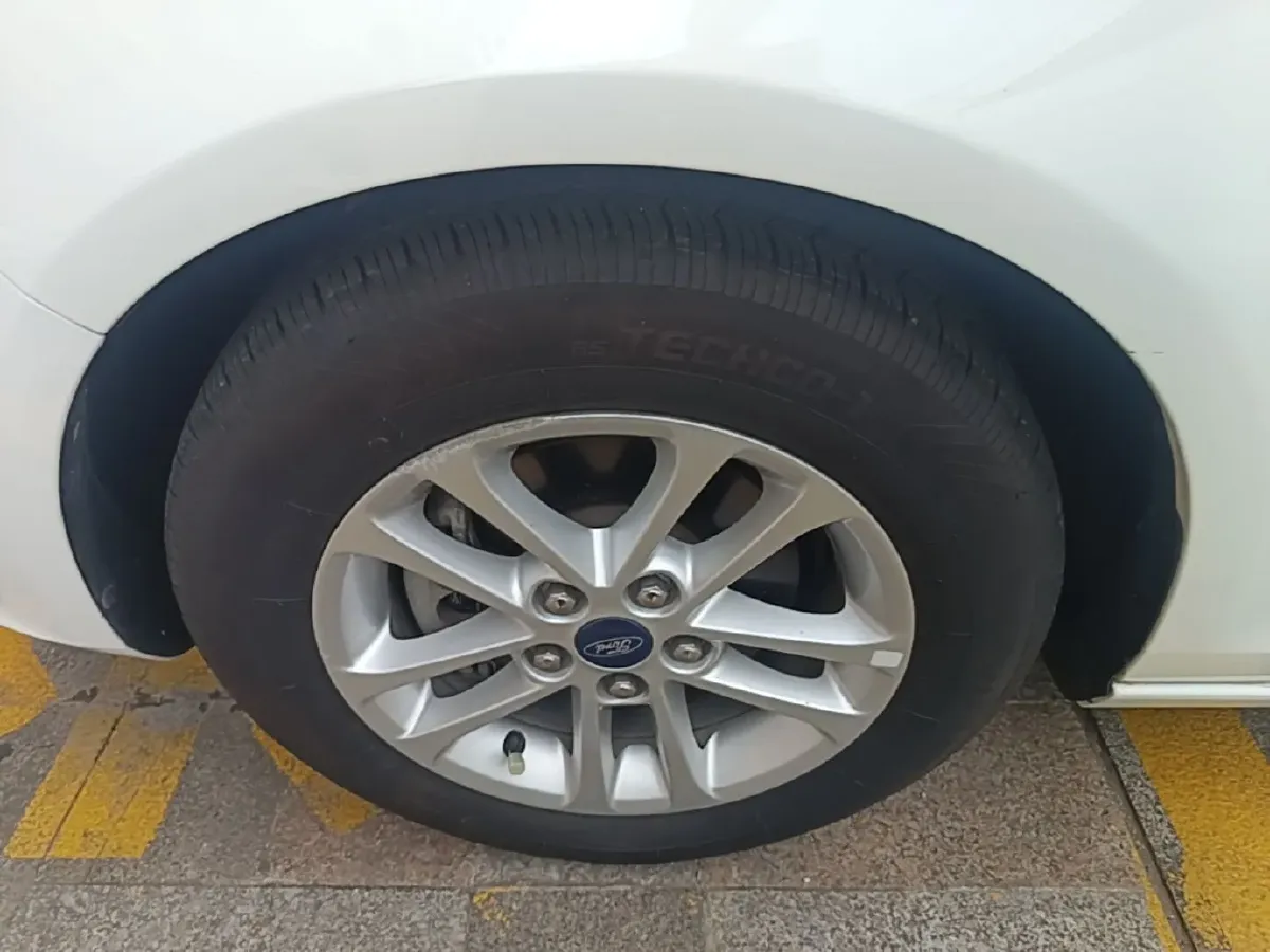 2019 Ford Escort 1.5L 122HP L3 6AT,autocango,china used car exporter,china ev exporter,chinese used car exporter,chinese used ev exporter