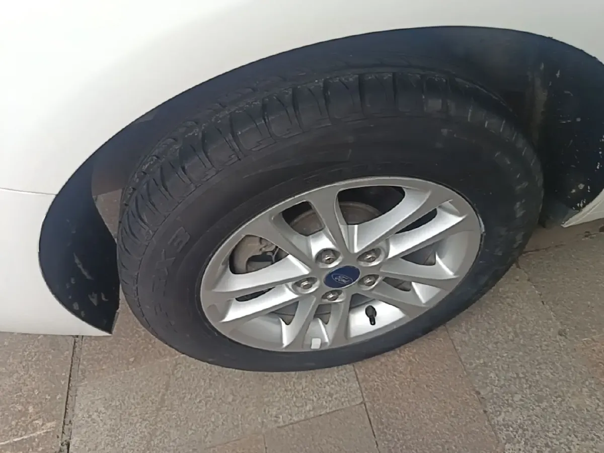 2019 Ford Escort 1.5L 122HP L3 6AT,autocango,china used car exporter,china ev exporter,chinese used car exporter,chinese used ev exporter