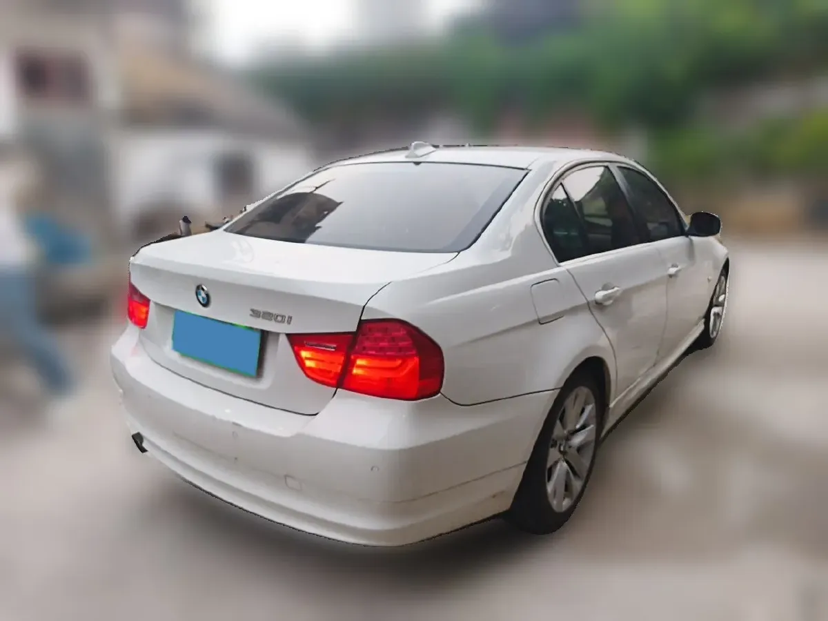 2011 BMW 3 Series 2.0L 152HP L4 6AT,autocango,china used car exporter,china ev exporter,chinese used car exporter,chinese used ev exporter
