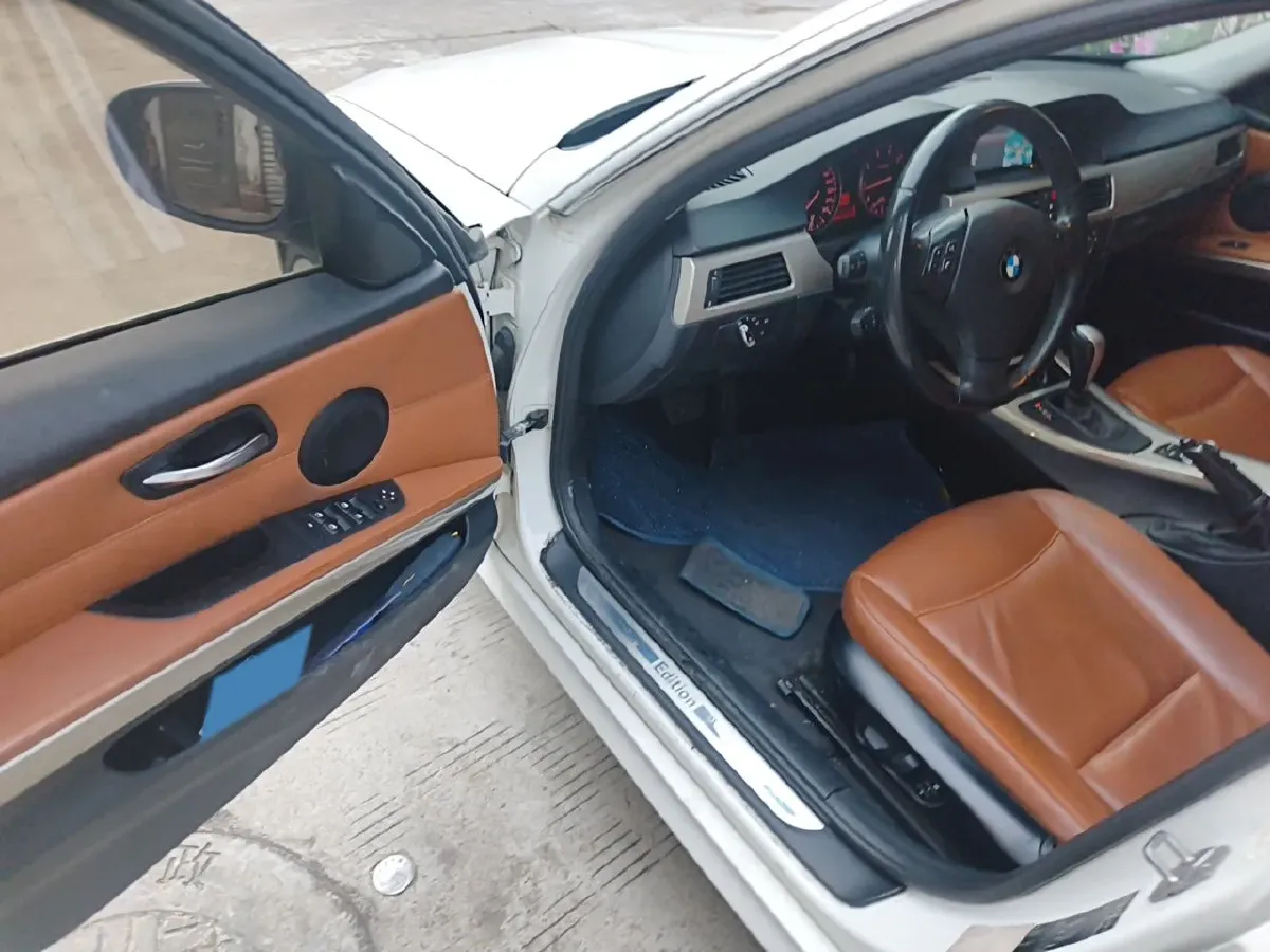 2011 BMW 3 Series 2.0L 152HP L4 6AT,autocango,china used car exporter,china ev exporter,chinese used car exporter,chinese used ev exporter