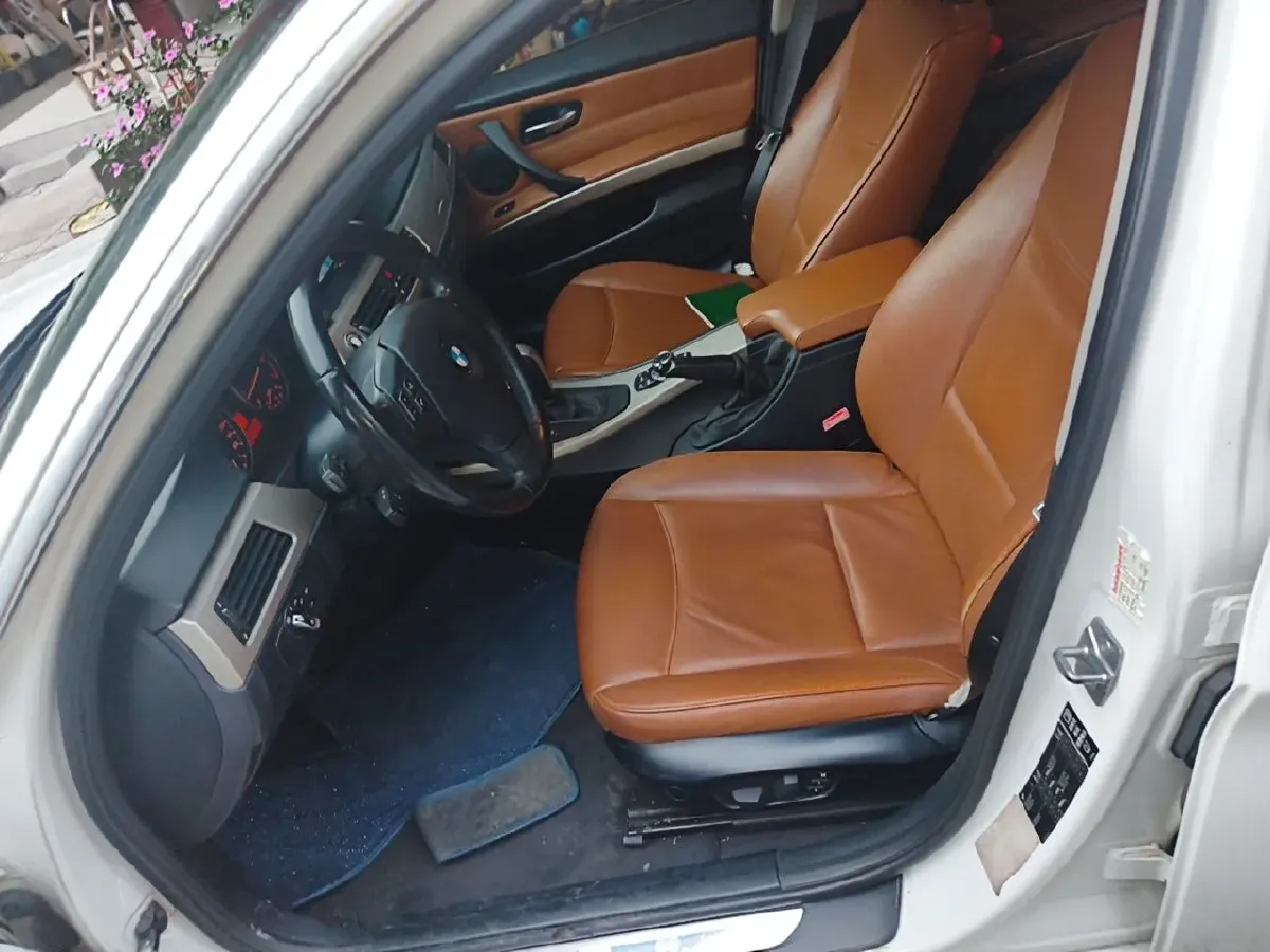 2011 BMW 3 Series 2.0L 152HP L4 6AT,autocango,china used car exporter,china ev exporter,chinese used car exporter,chinese used ev exporter
