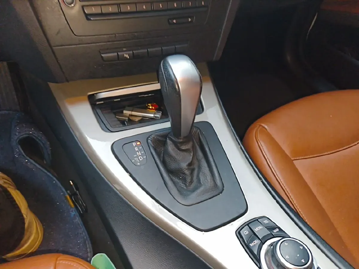 2011 BMW 3 Series 2.0L 152HP L4 6AT,autocango,china used car exporter,china ev exporter,chinese used car exporter,chinese used ev exporter