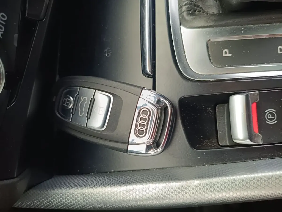 2015 Audi Q5 2.0T 224HP L4 8AT,autocango,china used car exporter,china ev exporter,chinese used car exporter,chinese used ev exporter