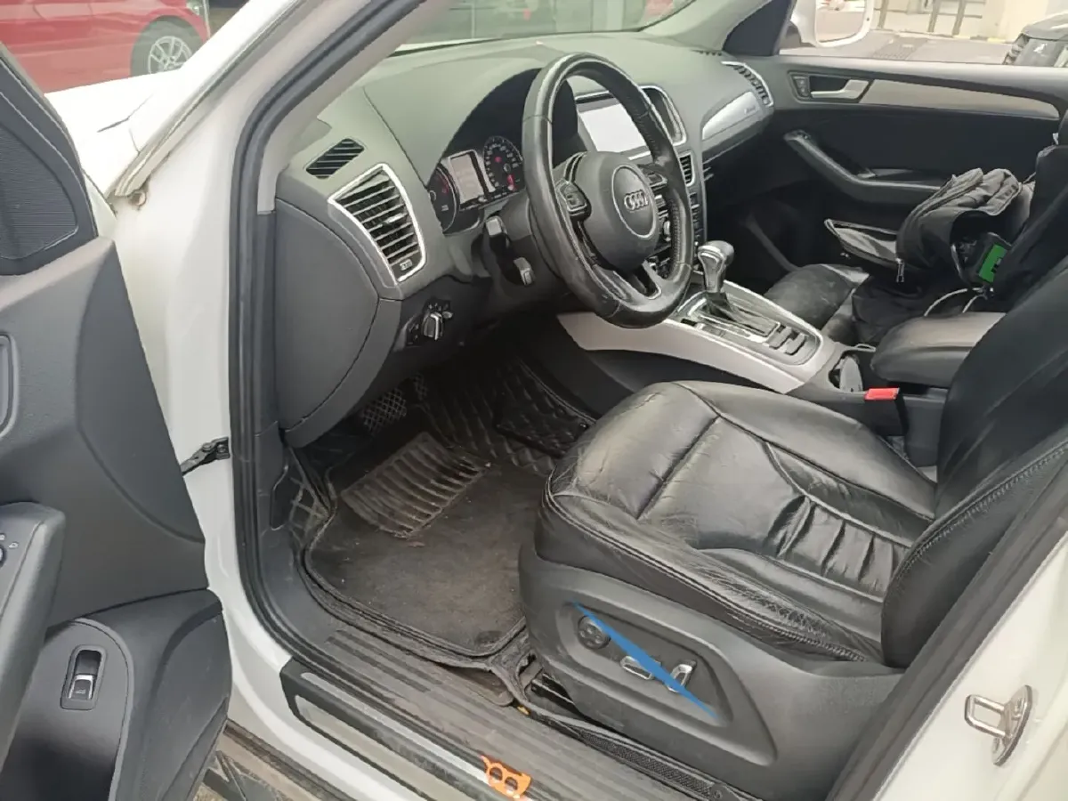 2015 Audi Q5 2.0T 224HP L4 8AT,autocango,china used car exporter,china ev exporter,chinese used car exporter,chinese used ev exporter