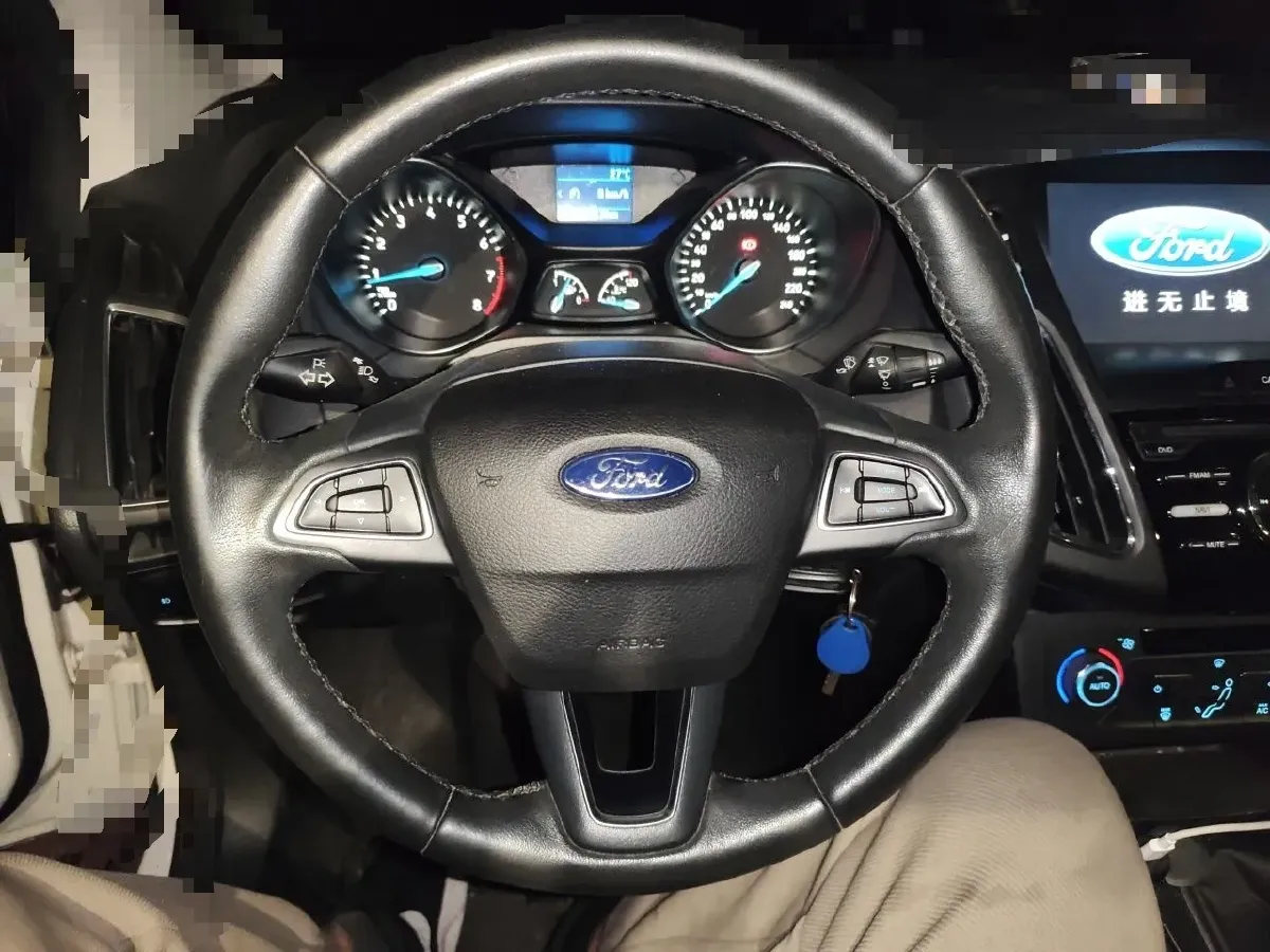 2017 Ford Focus 1.6L 125HP L4 5MT,autocango,china used car exporter,china ev exporter,chinese used car exporter,chinese used ev exporter