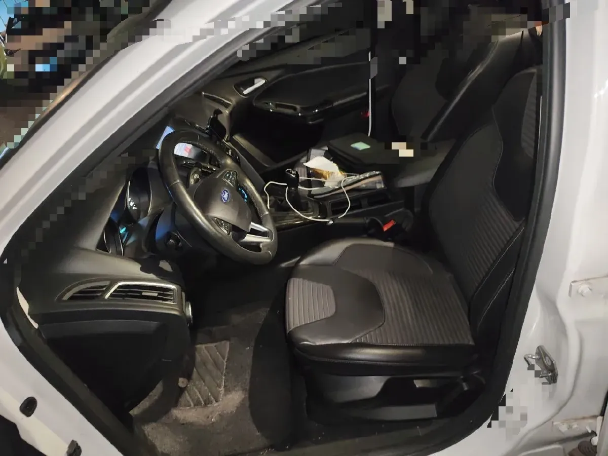2017 Ford Focus 1.6L 125HP L4 5MT,autocango,china used car exporter,china ev exporter,chinese used car exporter,chinese used ev exporter