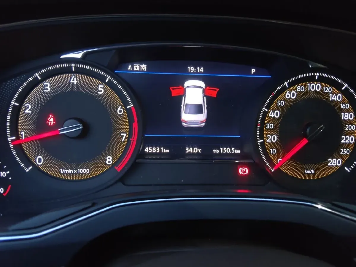2021 Volkswagen Phideon 2.0T 224HP L4 7DCT,autocango,china used car exporter,china ev exporter,chinese used car exporter,chinese used ev exporter