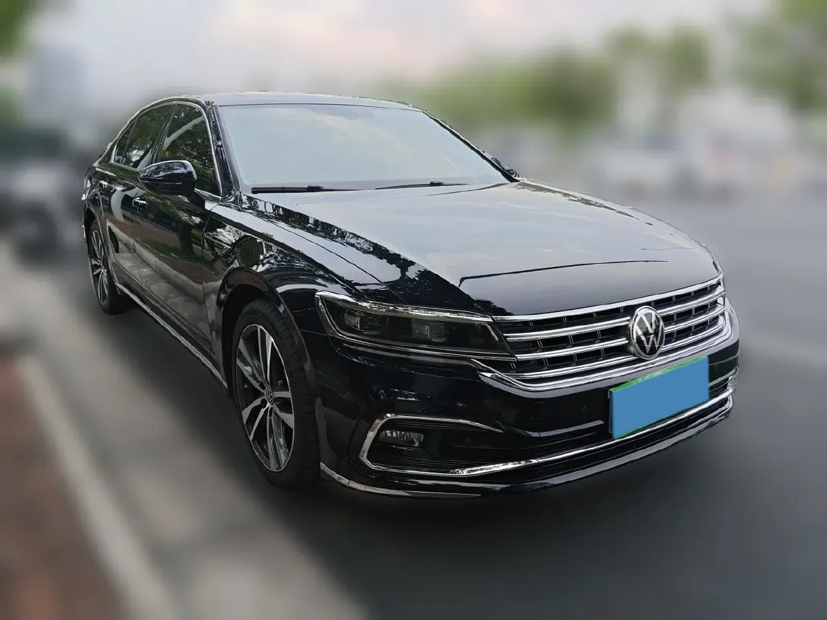 2021 Volkswagen Phideon 2.0T 224HP L4 7DCT,autocango,china used car exporter,china ev exporter,chinese used car exporter,chinese used ev exporter