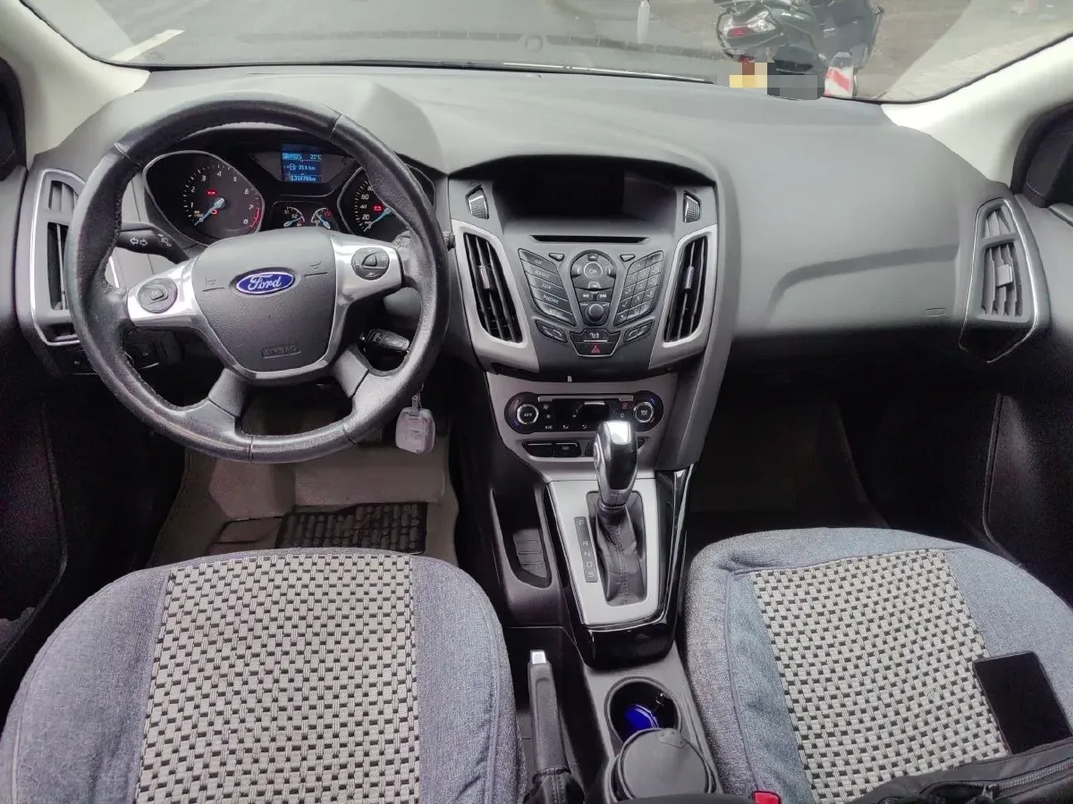 2012 Ford Focus 1.6L 125HP L4 6DCT,autocango,china used car exporter,china ev exporter,chinese used car exporter,chinese used ev exporter