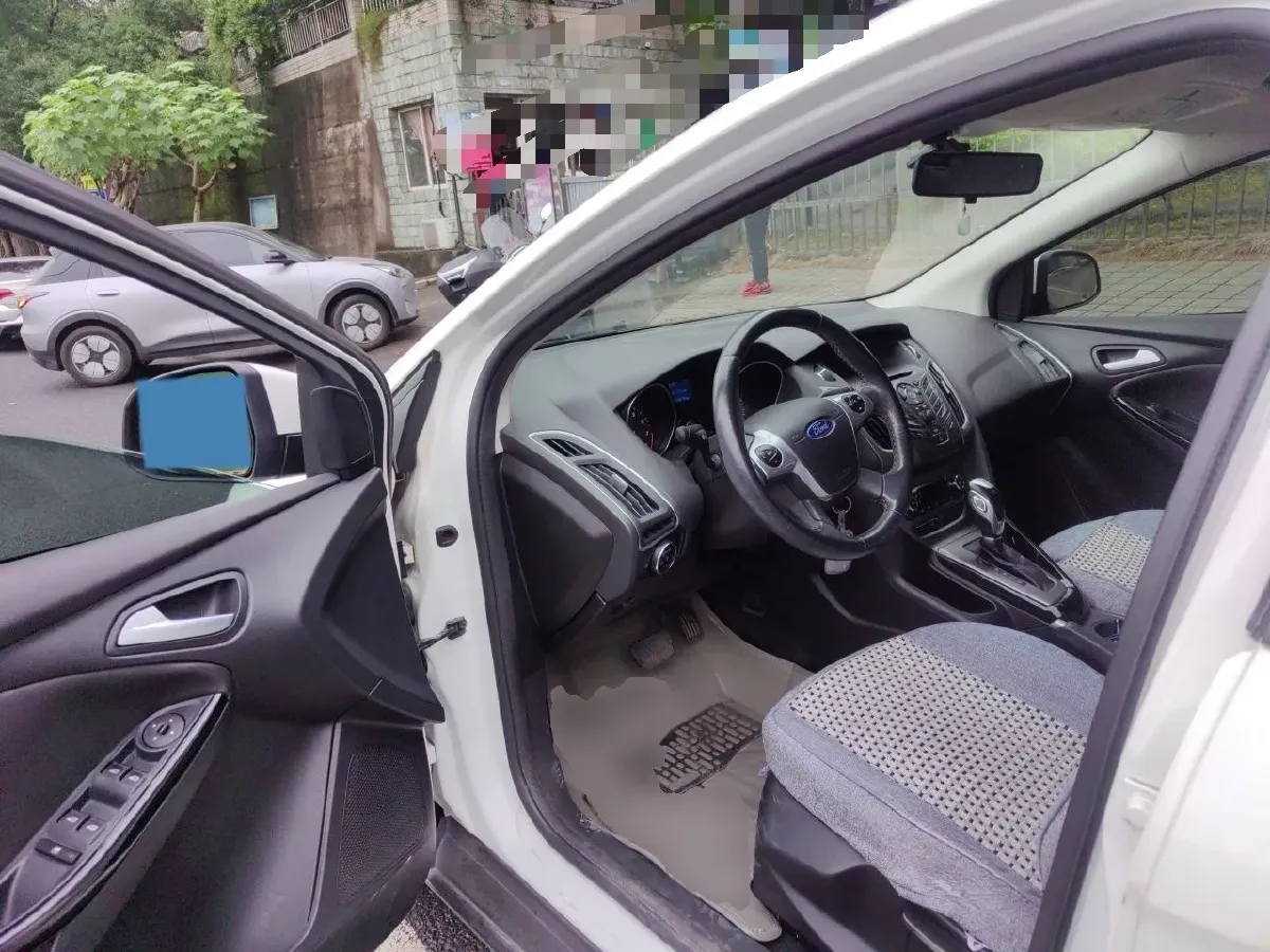 2012 Ford Focus 1.6L 125HP L4 6DCT,autocango,china used car exporter,china ev exporter,chinese used car exporter,chinese used ev exporter