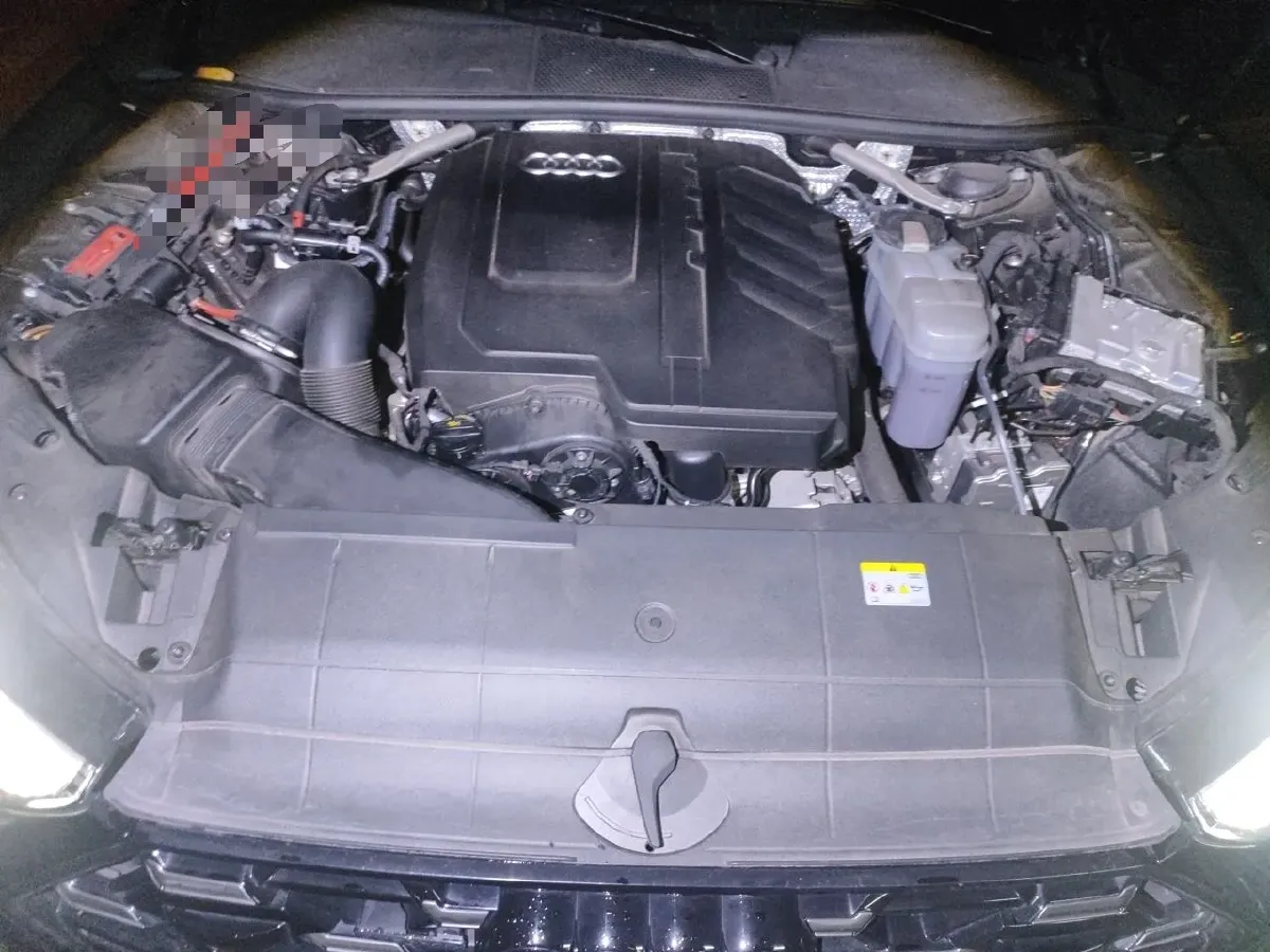 2024 Audi A7L 2.0T 245HP L4 7DCT,autocango,china used car exporter,china ev exporter,chinese used car exporter,chinese used ev exporter