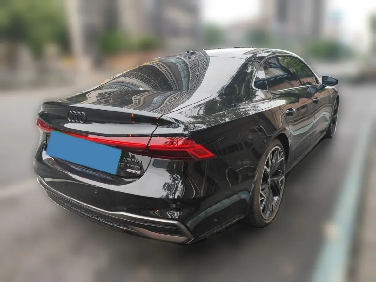 2024 Audi A7L 2.0T 245HP L4 7DCT,autocango,china used car exporter,china ev exporter,chinese used car exporter,chinese used ev exporter