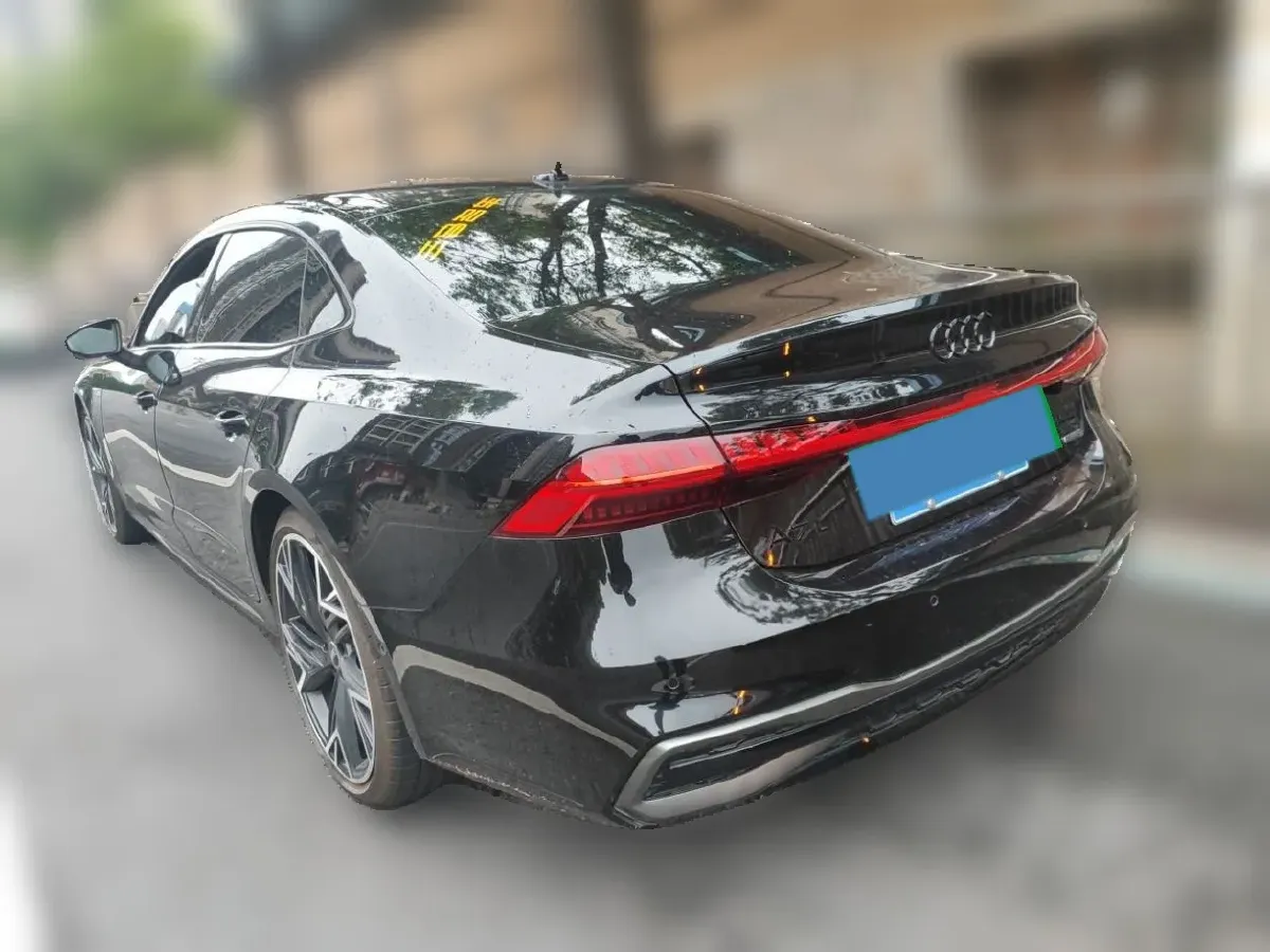 2024 Audi A7L 2.0T 245HP L4 7DCT,autocango,china used car exporter,china ev exporter,chinese used car exporter,chinese used ev exporter
