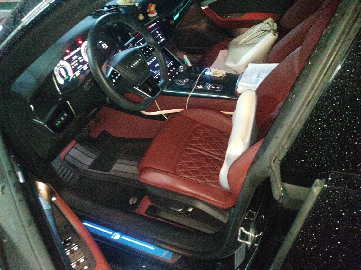 2024 Audi A7L 2.0T 245HP L4 7DCT,autocango,china used car exporter,china ev exporter,chinese used car exporter,chinese used ev exporter