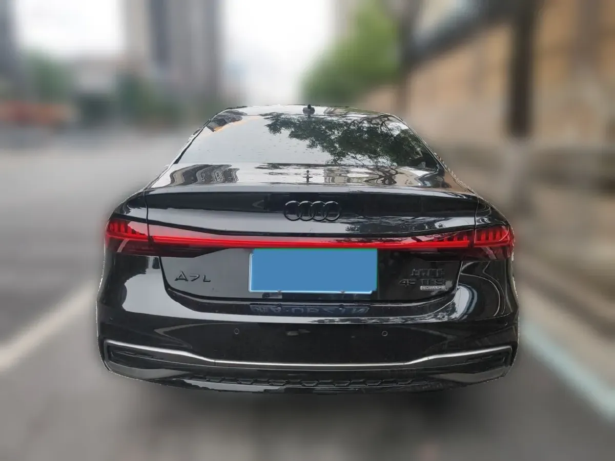 2024 Audi A7L 2.0T 245HP L4 7DCT,autocango,china used car exporter,china ev exporter,chinese used car exporter,chinese used ev exporter