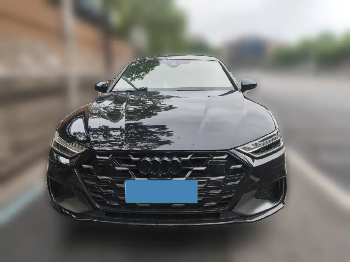 2024 Audi A7L 2.0T 245HP L4 7DCT,autocango,china used car exporter,china ev exporter,chinese used car exporter,chinese used ev exporter