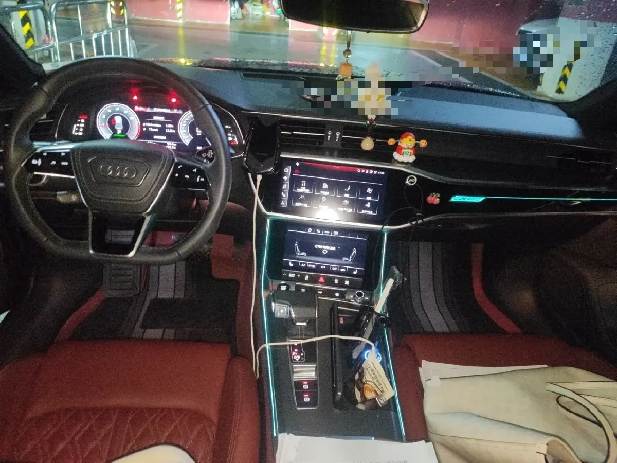 2024 Audi A7L 2.0T 245HP L4 7DCT,autocango,china used car exporter,china ev exporter,chinese used car exporter,chinese used ev exporter