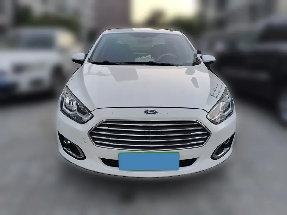 2015 Ford Escort 1.5L 113HP L4 6AT,autocango,china used car exporter,china ev exporter,chinese used car exporter,chinese used ev exporter
