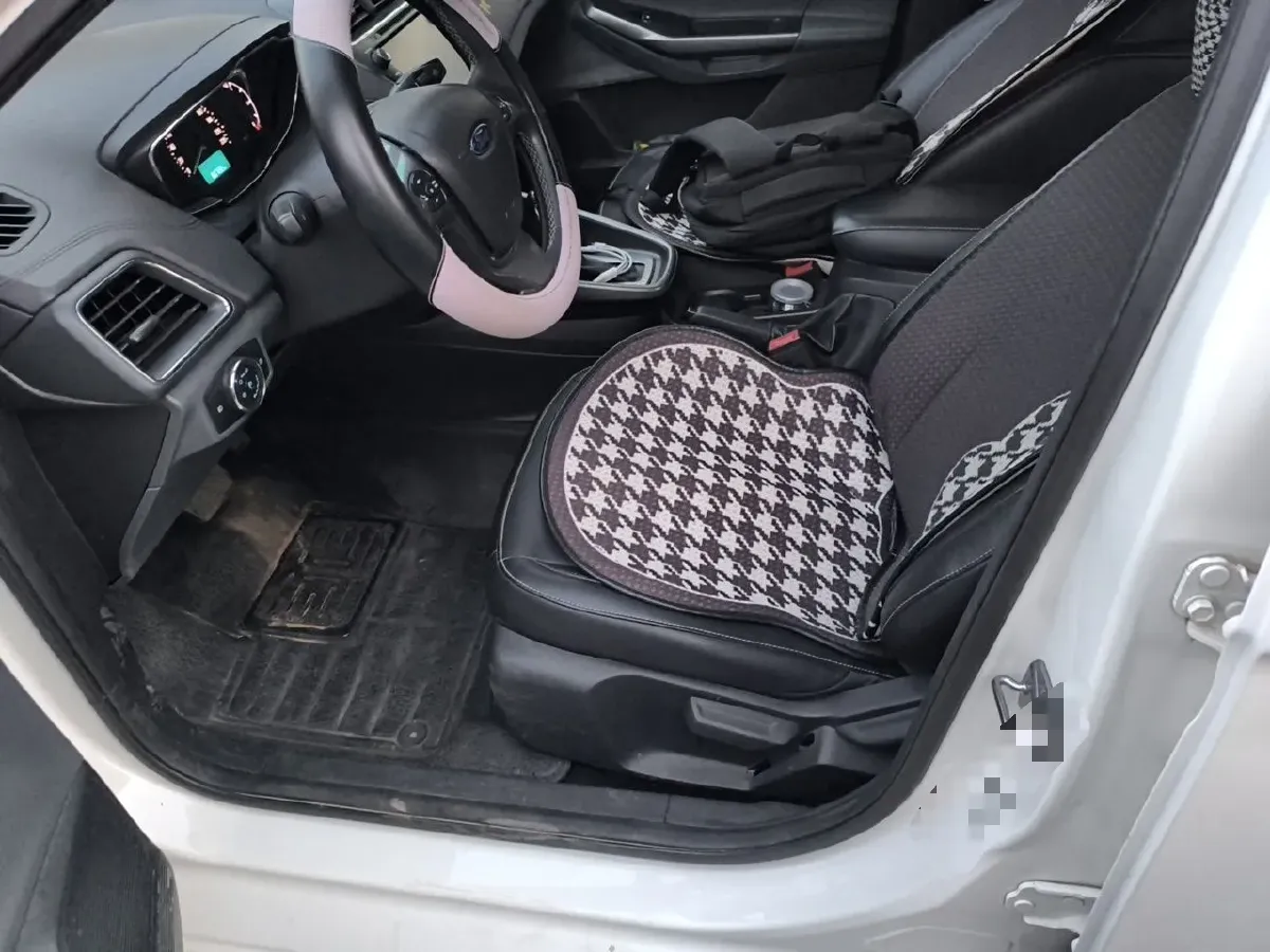 2015 Ford Escort 1.5L 113HP L4 6AT,autocango,china used car exporter,china ev exporter,chinese used car exporter,chinese used ev exporter
