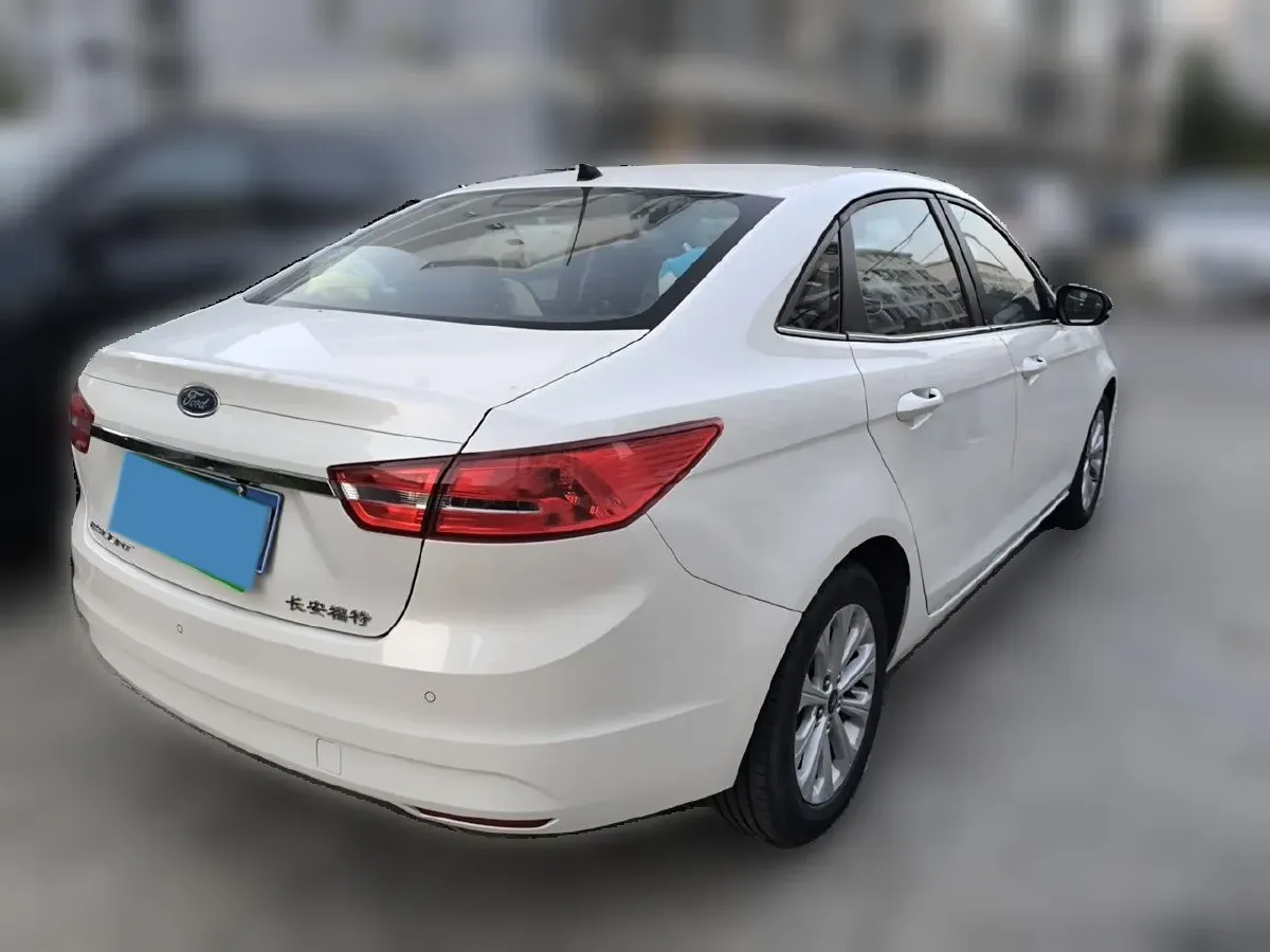 2015 Ford Escort 1.5L 113HP L4 6AT,autocango,china used car exporter,china ev exporter,chinese used car exporter,chinese used ev exporter