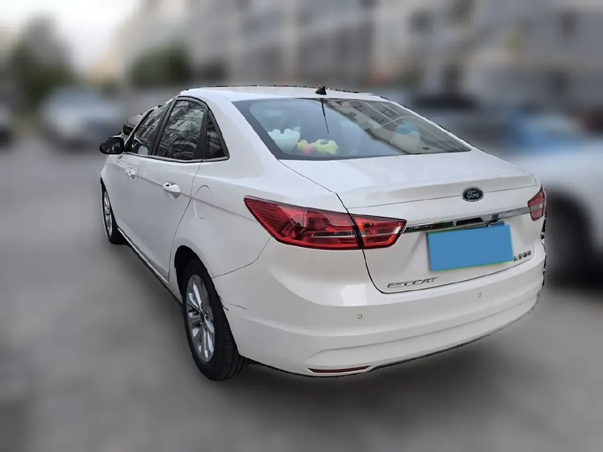 2015 Ford Escort 1.5L 113HP L4 6AT,autocango,china used car exporter,china ev exporter,chinese used car exporter,chinese used ev exporter