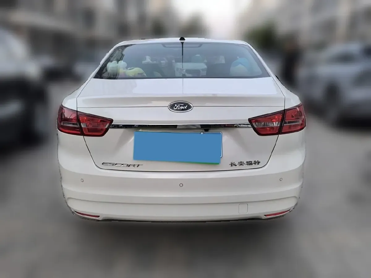 2015 Ford Escort 1.5L 113HP L4 6AT,autocango,china used car exporter,china ev exporter,chinese used car exporter,chinese used ev exporter