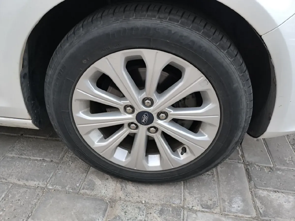 2015 Ford Escort 1.5L 113HP L4 6AT,autocango,china used car exporter,china ev exporter,chinese used car exporter,chinese used ev exporter