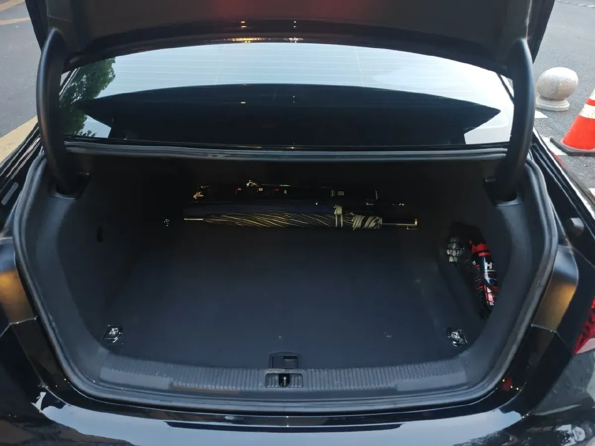 2018 Audi A6L 2.0T 224HP L4 7DCT,autocango,china used car exporter,china ev exporter,chinese used car exporter,chinese used ev exporter