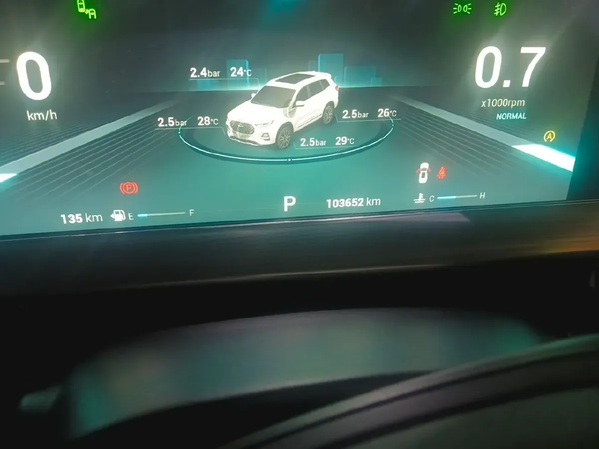 2021 Geely Monjaro 2.0T 218HP L4 7DCT,autocango,china used car exporter,china ev exporter,chinese used car exporter,chinese used ev exporter