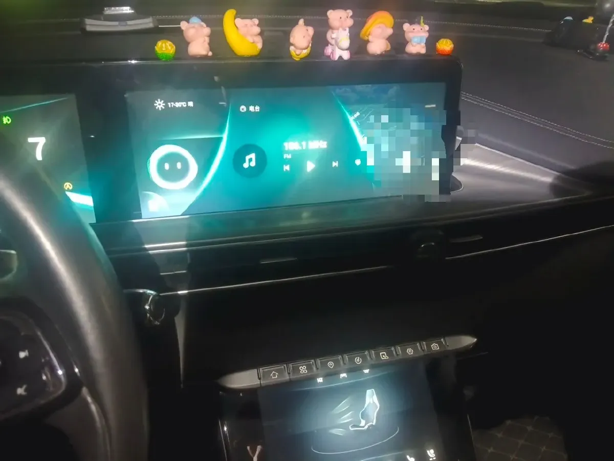 2021 Geely Monjaro 2.0T 218HP L4 7DCT,autocango,china used car exporter,china ev exporter,chinese used car exporter,chinese used ev exporter
