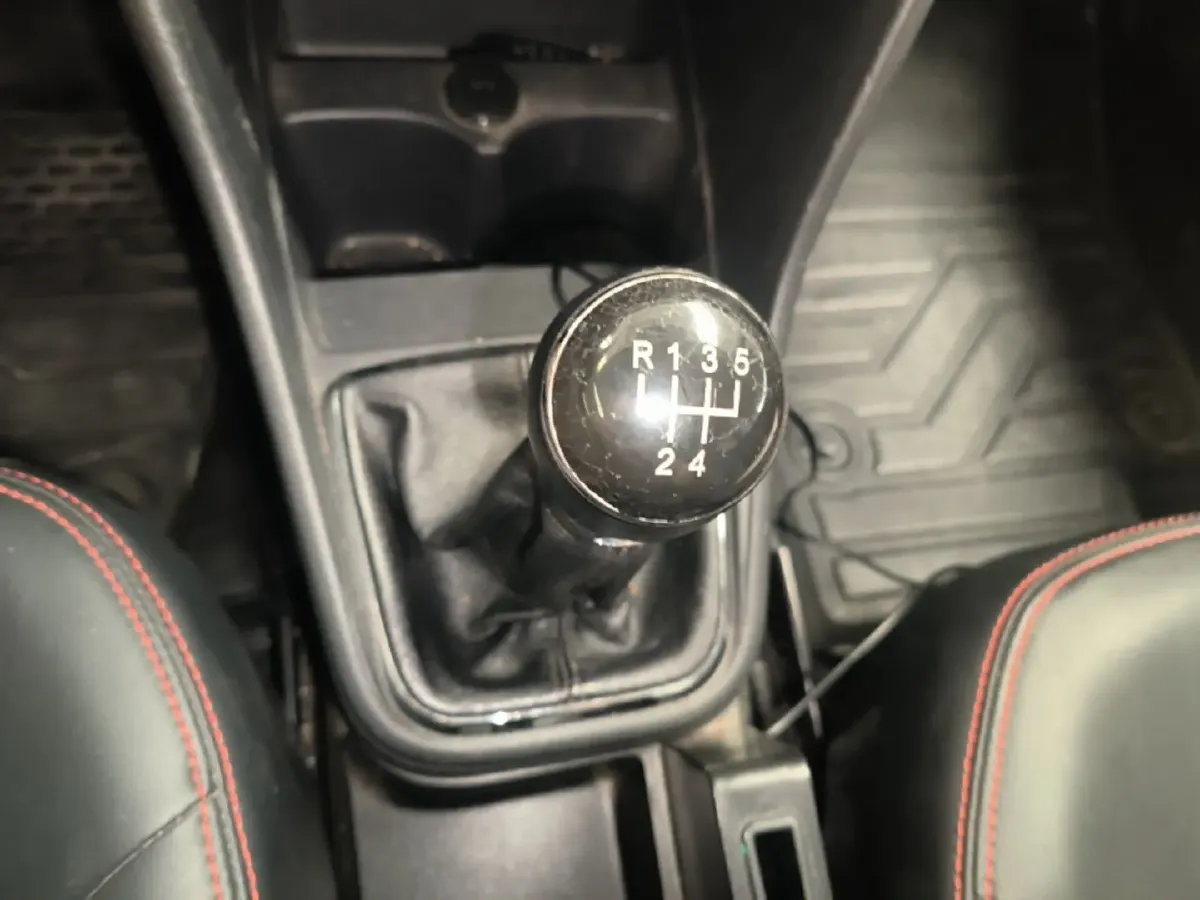2015 Volkswagen Santana 1.4L 90HP L4 5MT,autocango,china used car exporter,china ev exporter,chinese used car exporter,chinese used ev exporter