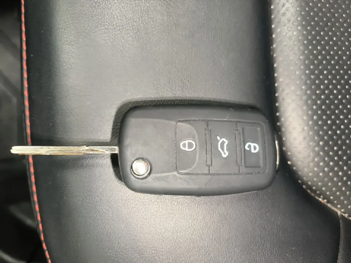 2015 Volkswagen Santana 1.4L 90HP L4 5MT,autocango,china used car exporter,china ev exporter,chinese used car exporter,chinese used ev exporter