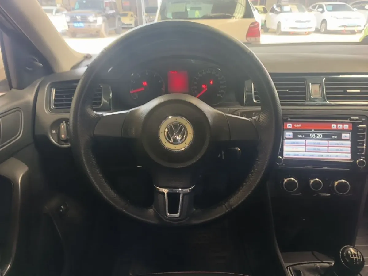2015 Volkswagen Santana 1.4L 90HP L4 5MT,autocango,china used car exporter,china ev exporter,chinese used car exporter,chinese used ev exporter