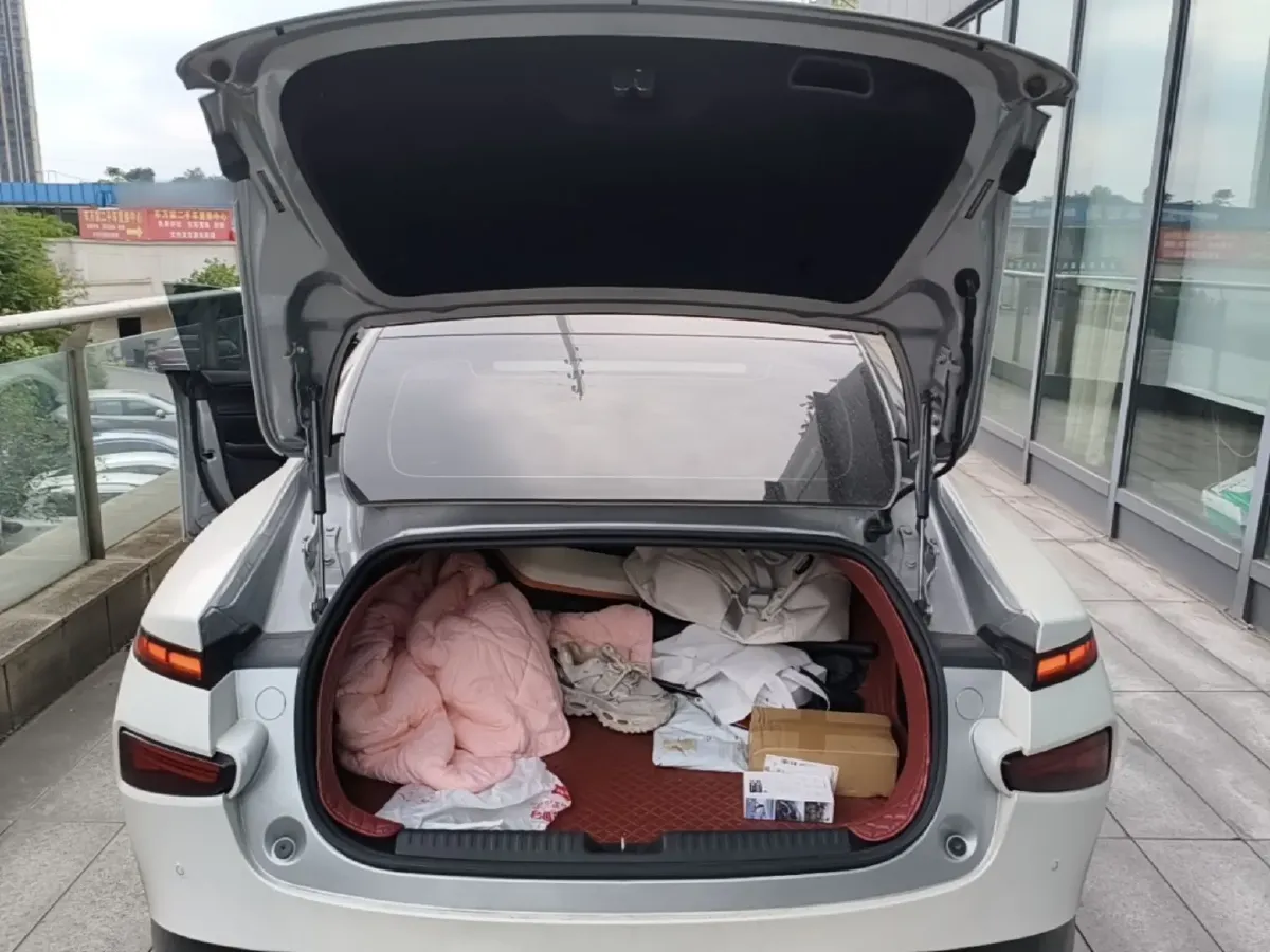 2022 Xpeng P7 BEV 83.1KWH,autocango,china used car exporter,china ev exporter,chinese used car exporter,chinese used ev exporter