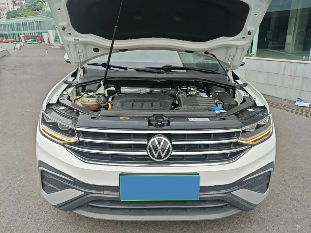 2023 Volkswagen Tiguan L 2.0T 186HP L4 7DCT,autocango,china used car exporter,china ev exporter,chinese used car exporter,chinese used ev exporter