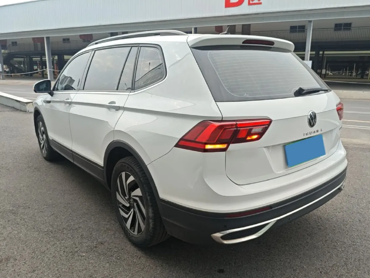 2023 Volkswagen Tiguan L 2.0T 186HP L4 7DCT,autocango,china used car exporter,china ev exporter,chinese used car exporter,chinese used ev exporter