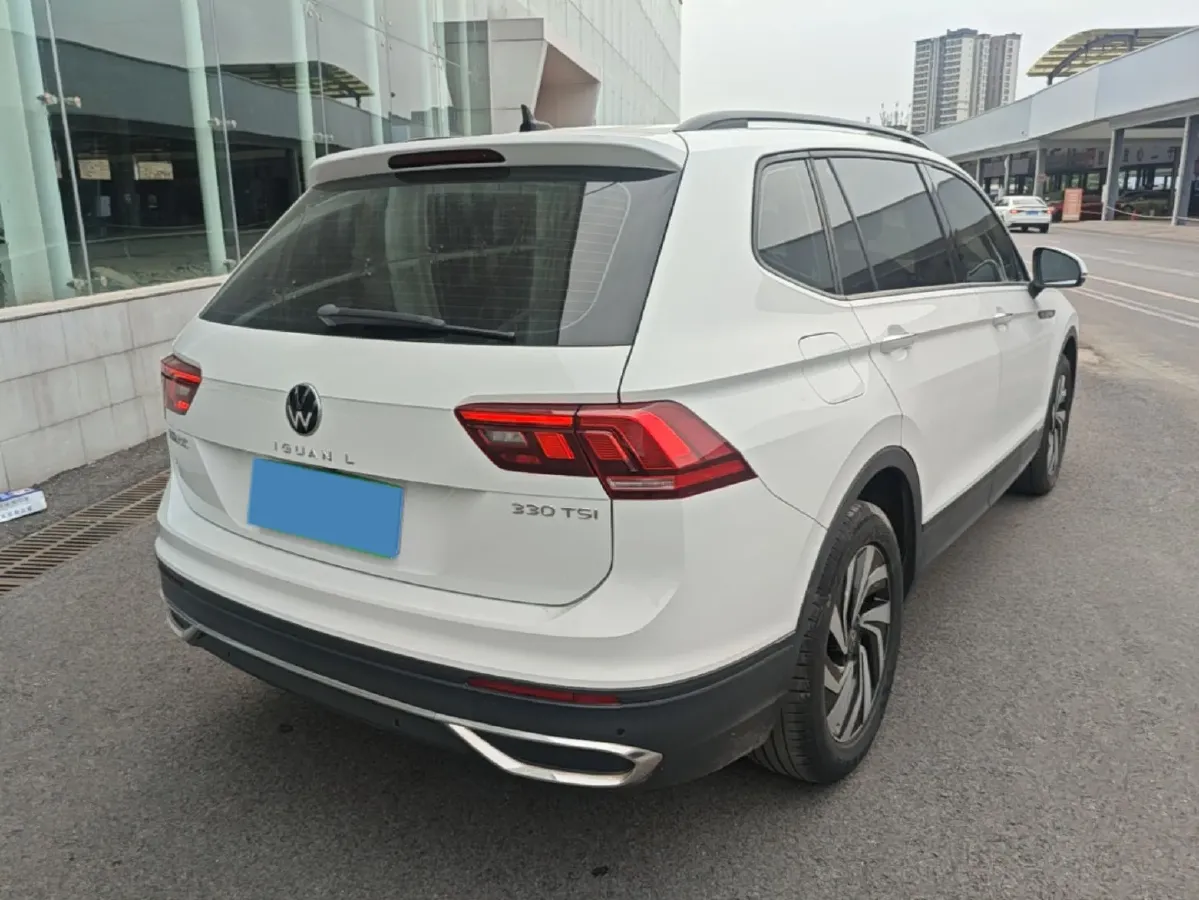 2023 Volkswagen Tiguan L 2.0T 186HP L4 7DCT,autocango,china used car exporter,china ev exporter,chinese used car exporter,chinese used ev exporter