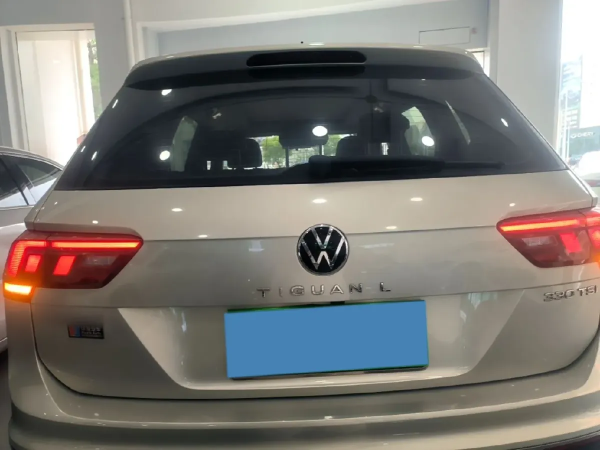 2021 Volkswagen Tiguan L 2.0T 186HP L4 7DCT,autocango,china used car exporter,china ev exporter,chinese used car exporter,chinese used ev exporter