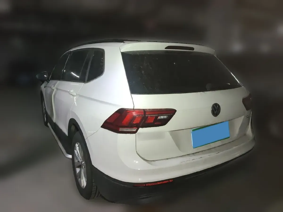 2018 Volkswagen Tiguan L 2.0T 186HP L4 7DCT,autocango,china used car exporter,china ev exporter,chinese used car exporter,chinese used ev exporter