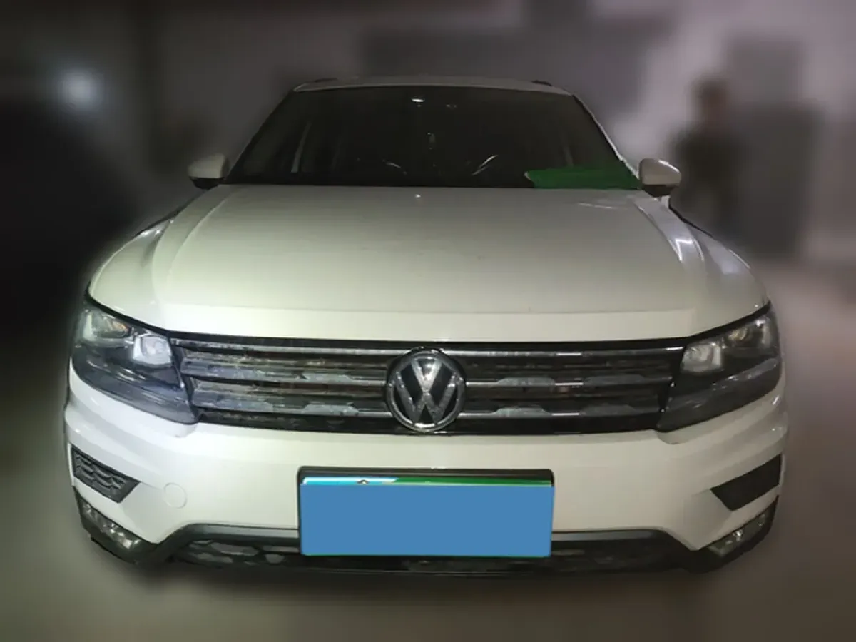 2018 Volkswagen Tiguan L 2.0T 186HP L4 7DCT,autocango,china used car exporter,china ev exporter,chinese used car exporter,chinese used ev exporter