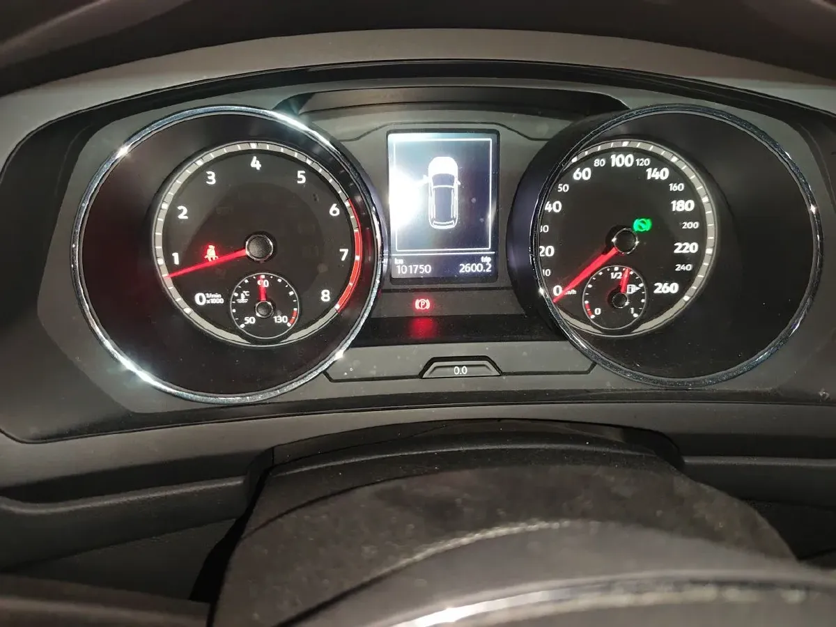 2018 Volkswagen Tiguan L 2.0T 186HP L4 7DCT,autocango,china used car exporter,china ev exporter,chinese used car exporter,chinese used ev exporter