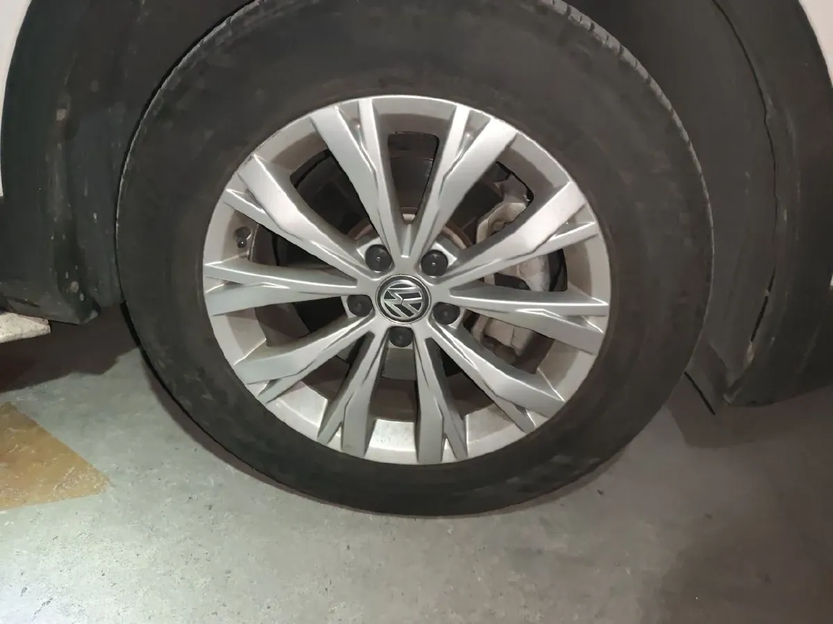 2018 Volkswagen Tiguan L 2.0T 186HP L4 7DCT,autocango,china used car exporter,china ev exporter,chinese used car exporter,chinese used ev exporter