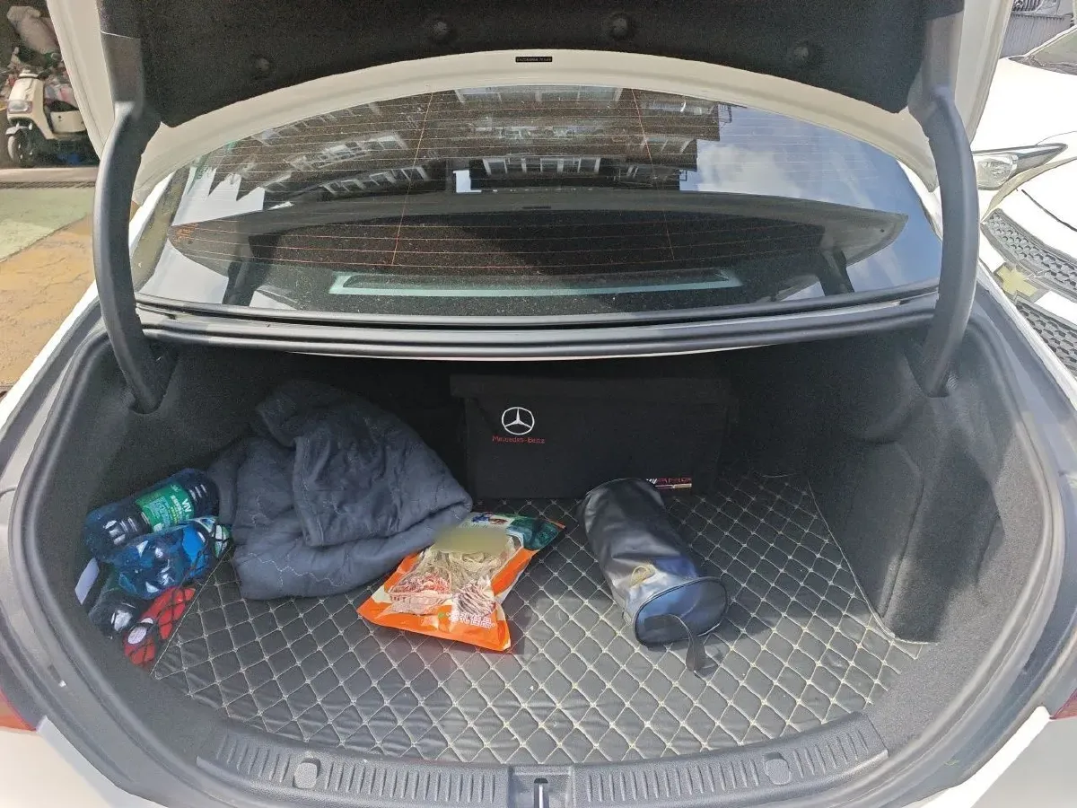 2021 Mercedes-Benz V Class 2.0T 211HP L4 9AT,autocango,china used car exporter,china ev exporter,chinese used car exporter,chinese used ev exporter