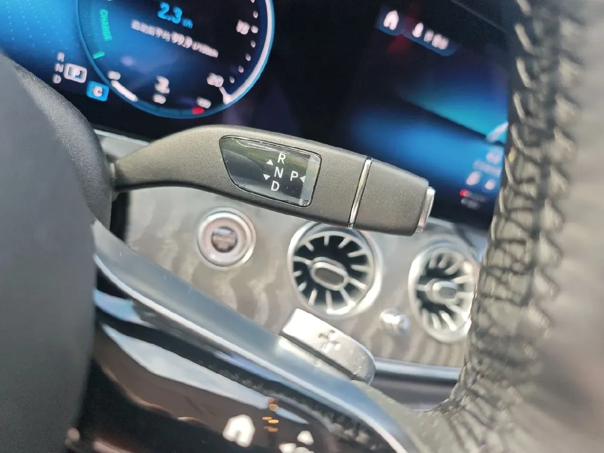2021 Mercedes-Benz V Class 2.0T 211HP L4 9AT,autocango,china used car exporter,china ev exporter,chinese used car exporter,chinese used ev exporter