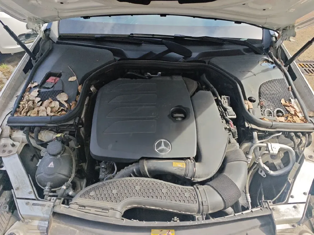 2021 Mercedes-Benz V Class 2.0T 211HP L4 9AT,autocango,china used car exporter,china ev exporter,chinese used car exporter,chinese used ev exporter