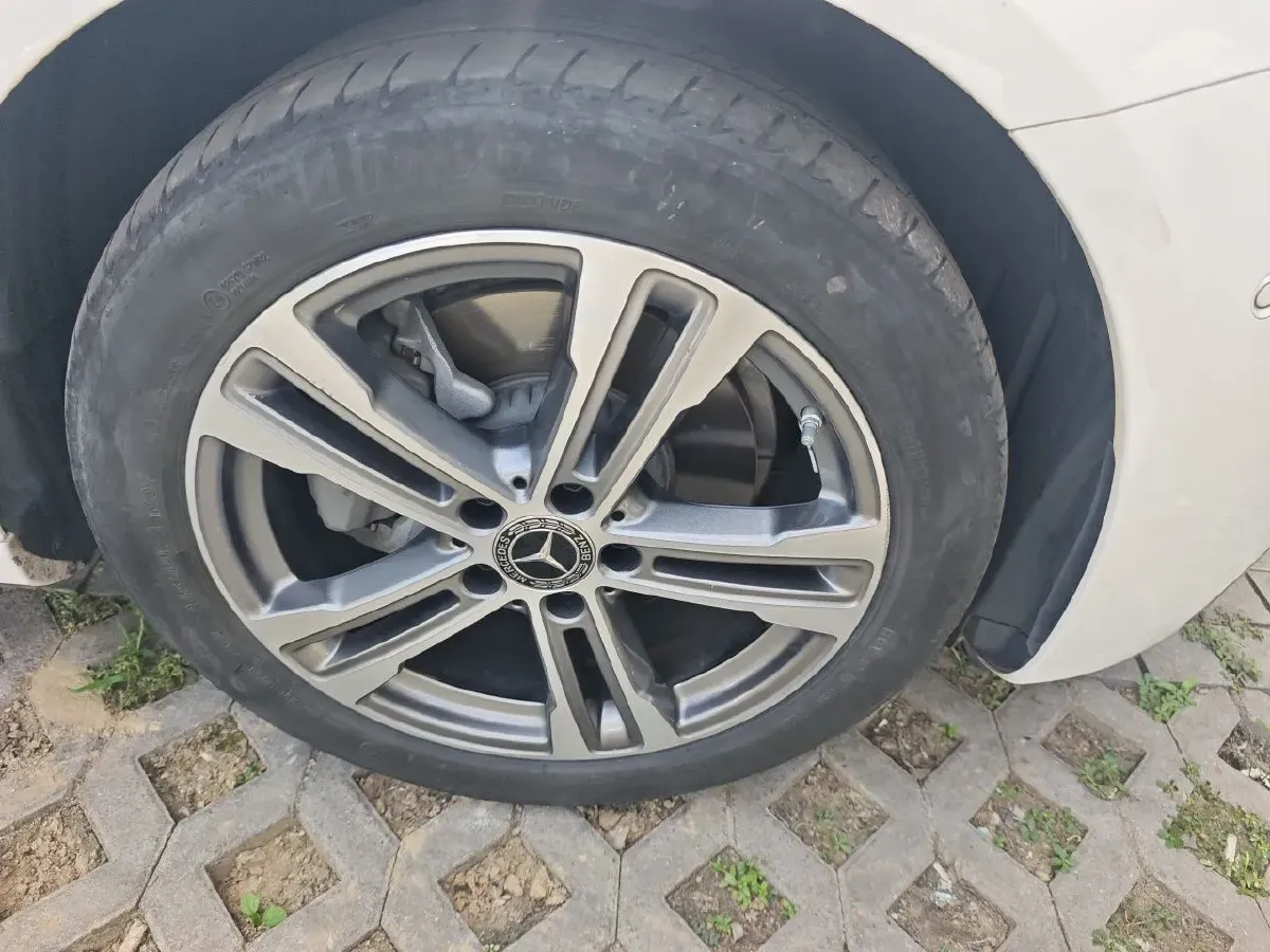 2021 Mercedes-Benz V Class 2.0T 211HP L4 9AT,autocango,china used car exporter,china ev exporter,chinese used car exporter,chinese used ev exporter