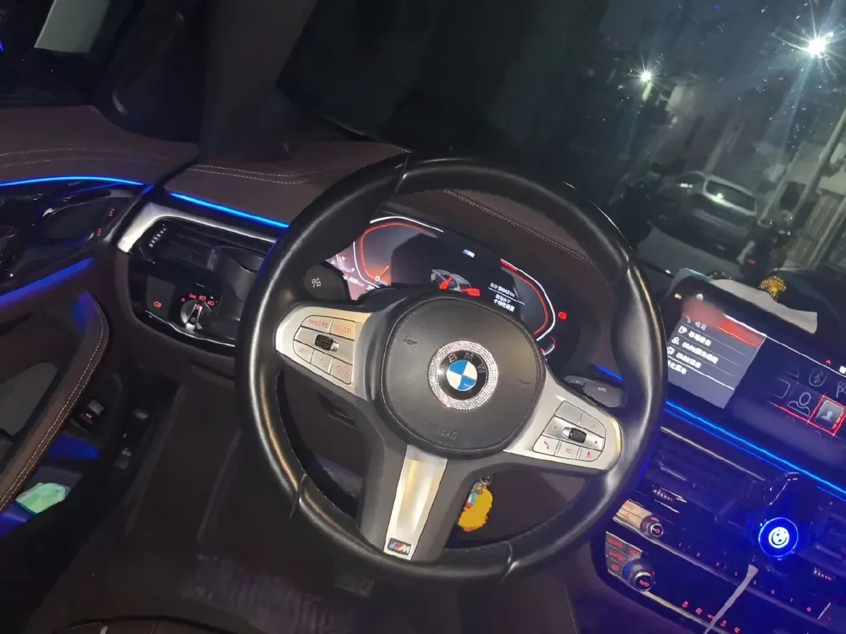 2022 BMW 5 Series 2.0T 184HP L4 8AT,autocango,china used car exporter,china ev exporter,chinese used car exporter,chinese used ev exporter