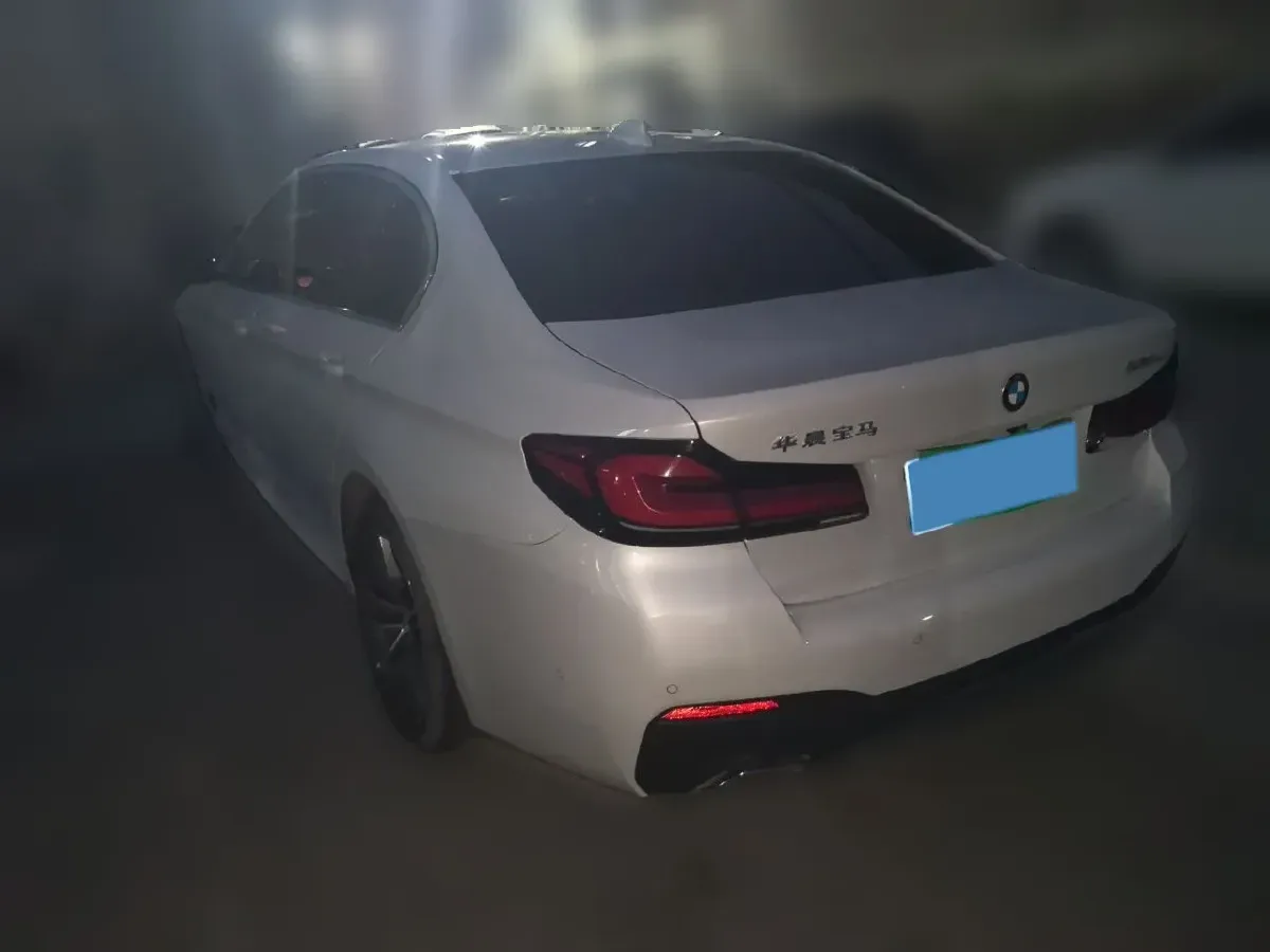 2022 BMW 5 Series 2.0T 184HP L4 8AT,autocango,china used car exporter,china ev exporter,chinese used car exporter,chinese used ev exporter